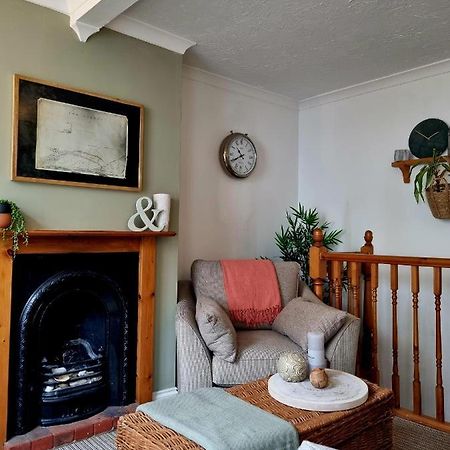 2 Bedroom House Within Walking Distance Of Town Cowes  Buitenkant foto
