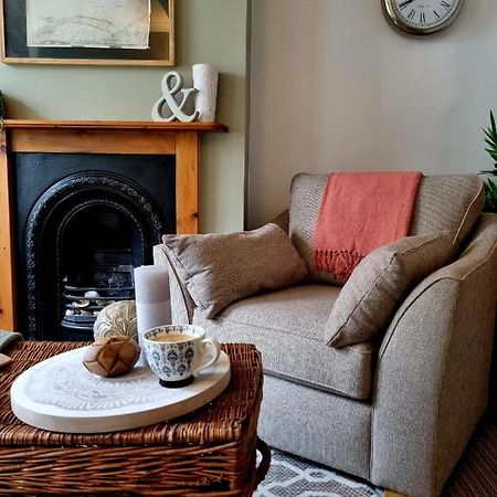 2 Bedroom House Within Walking Distance Of Town Cowes  Buitenkant foto