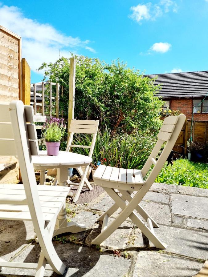 2 Bedroom House Within Walking Distance Of Town Cowes  Buitenkant foto