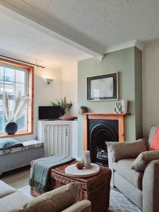 2 Bedroom House Within Walking Distance Of Town Cowes  Buitenkant foto