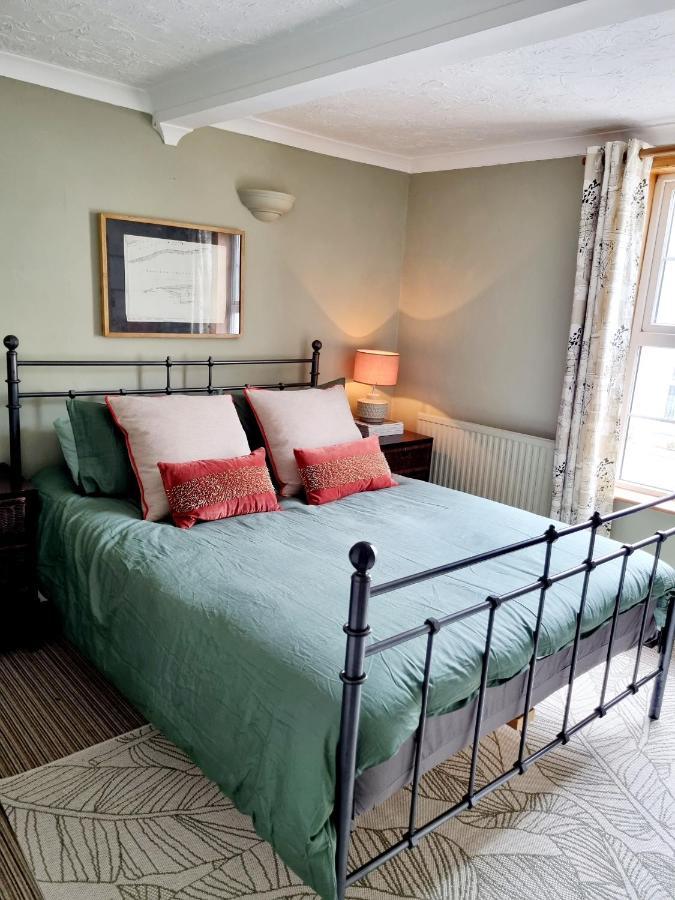2 Bedroom House Within Walking Distance Of Town Cowes  Buitenkant foto